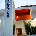 Montgo Отель